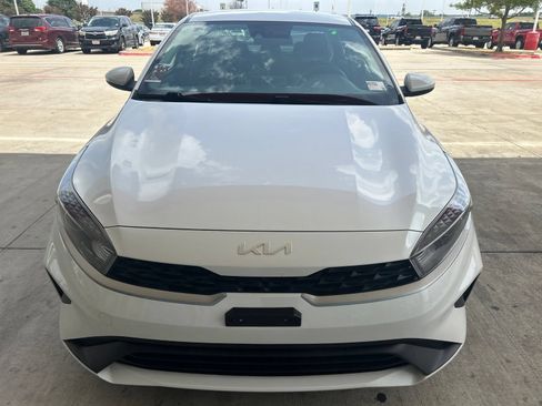Used 2023 Kia Forte LXS FWD image 2