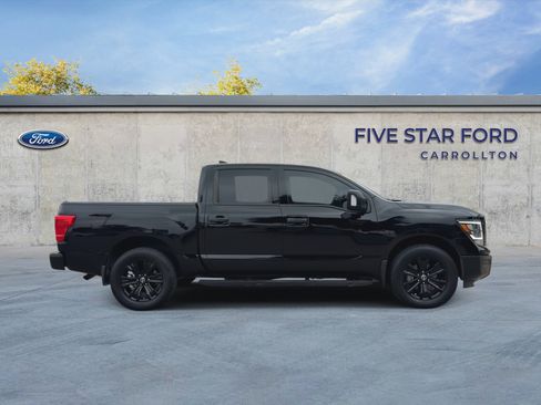 Used 2023 Nissan Titan SV w/ SV Convenience Package AWD/4WD image 9