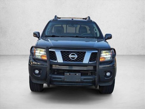 Used 2015 Nissan Frontier PRO-4X w/ Pro-4x Luxury Package AWD/4WD image 2