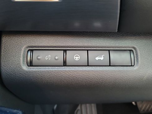 Certified 2025 Nissan Pathfinder SL w/ Cargo Package FWD image 28