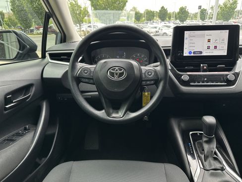 Used 2025 Toyota Corolla LE image 16
