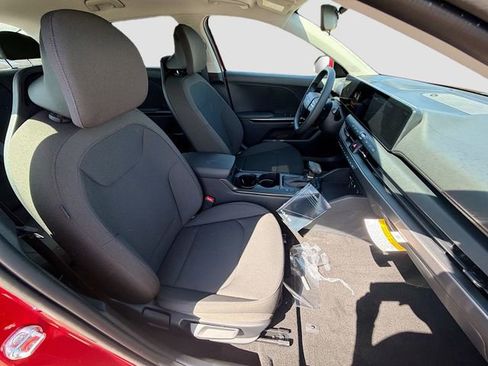 New 2026 Kia K4 LXS FWD image 25