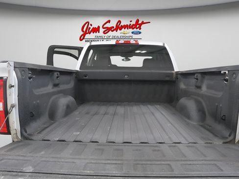 Used 2017 GMC Sierra 1500 SLE w/ Suspension Package, Off-Road AWD/4WD image 34