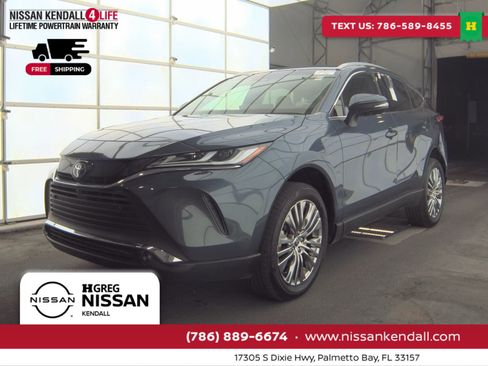 Used 2024 Toyota Venza LE image 1