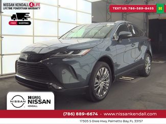 Used 2024 Toyota Venza LE video 1