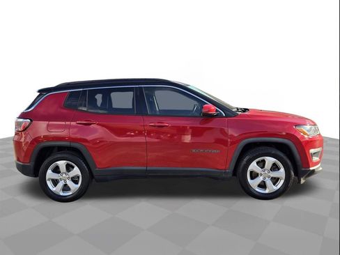 Used 2018 Jeep Compass Latitude w/ Safe & Security Group image 7