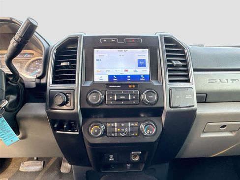 Used 2022 Ford F350 XLT image 9