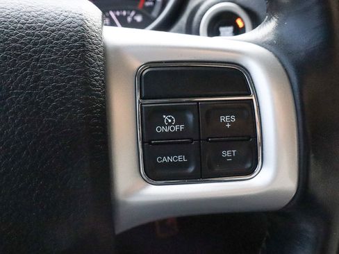 Used 2019 Dodge Journey SE image 29