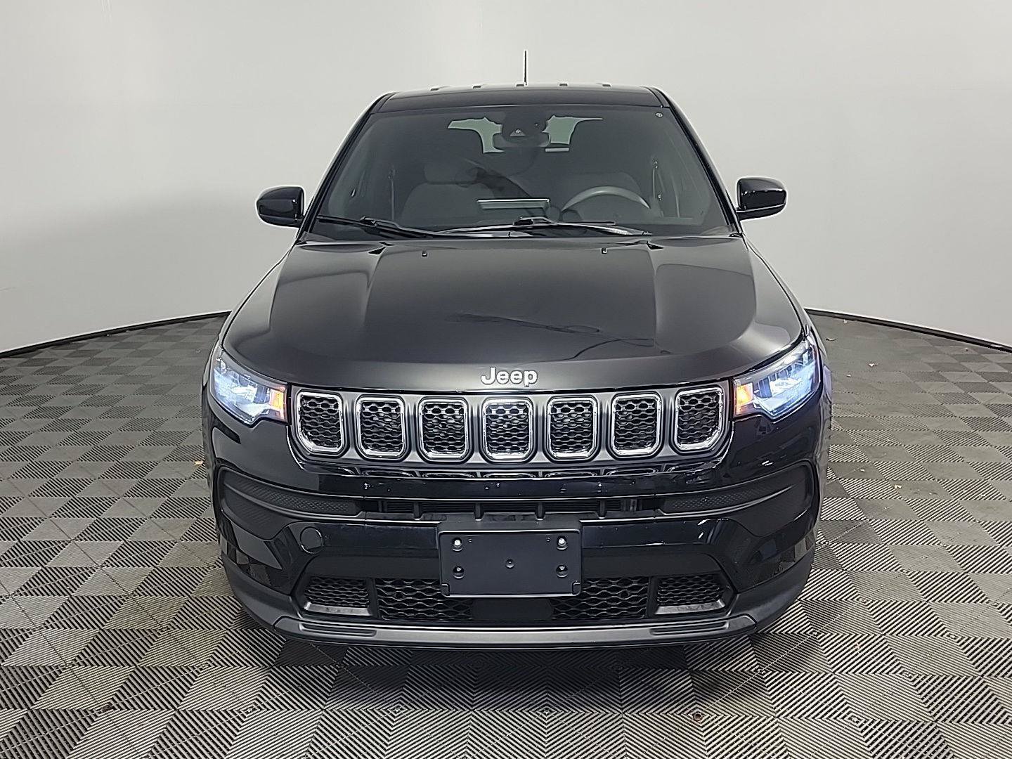 Used 2023 Jeep Compass Sport AWD/4WD image 12