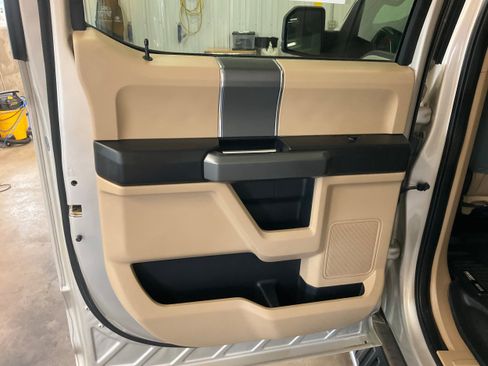 Used 2017 Ford F150 XLT w/ Equipment Group 302A Luxury AWD/4WD image 19