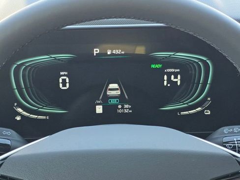 Used 2025 Kia Niro SX image 15