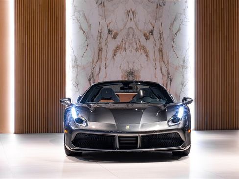 Used 2018 Ferrari 488 Spider RWD image 3