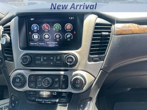 Used 2015 GMC Yukon XL Denali w/ Premium Package AWD/4WD image 3