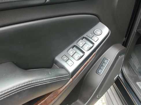 Used 2015 Chevrolet Tahoe LT RWD image 12