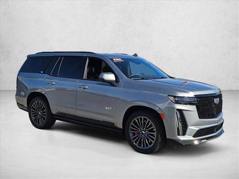 Used 2024 Cadillac Escalade V w/ LPO, ONYX Package image 3