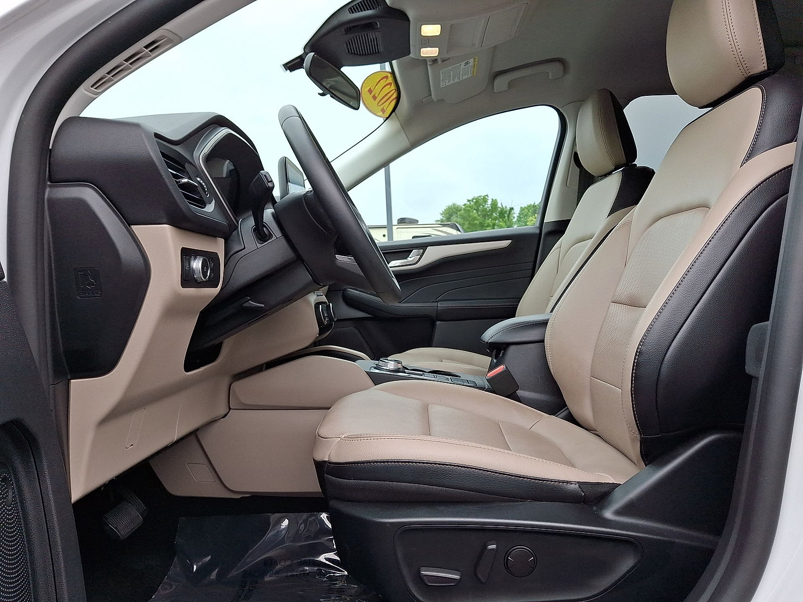 Used 2022 Ford Escape SEL AWD/4WD image 11