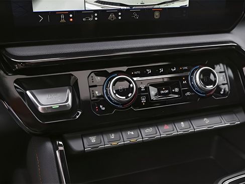 New 2025 GMC Sierra 2500 AT4 w/ AT4 Premium Plus Package image 32