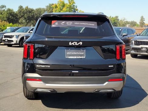 Certified 2024 Kia Sorento S AWD/4WD image 7