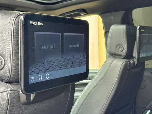 Used 2024 GMC Yukon XL Denali w/ Advanced Technology Package AWD/4WD image 16
