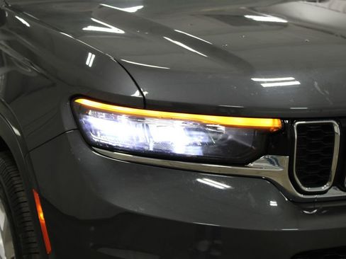 Used 2021 Jeep Grand Cherokee L Limited image 12