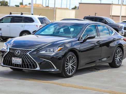 Used 2023 Lexus ES 350 w/ Premium Package FWD image 3
