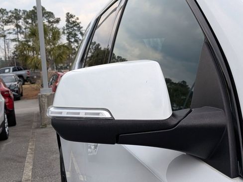 Certified 2023 Chevrolet Traverse LT image 11