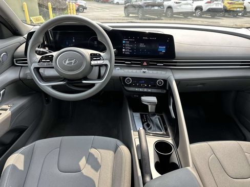Used 2024 Hyundai Elantra SEL FWD image 20