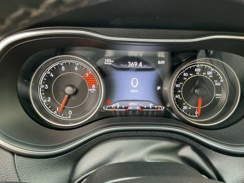 Used 2019 Jeep Cherokee Trailhawk w/ Comfort & Convenience Group AWD/4WD image 14