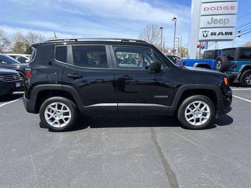 Certified 2023 Jeep Renegade Latitude w/ Sun/Sound Group AWD/4WD image 2
