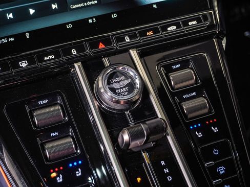 Used 2026 Aston Martin V8 Vantage Coupe RWD image 30
