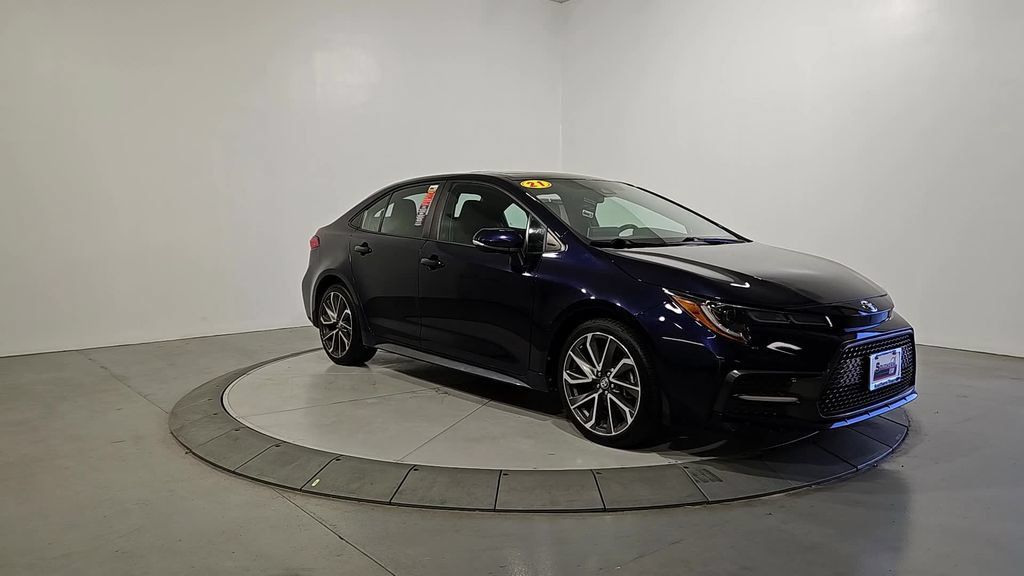Used 2021 Toyota Corolla SE w/ SE Premium Package FWD image 8