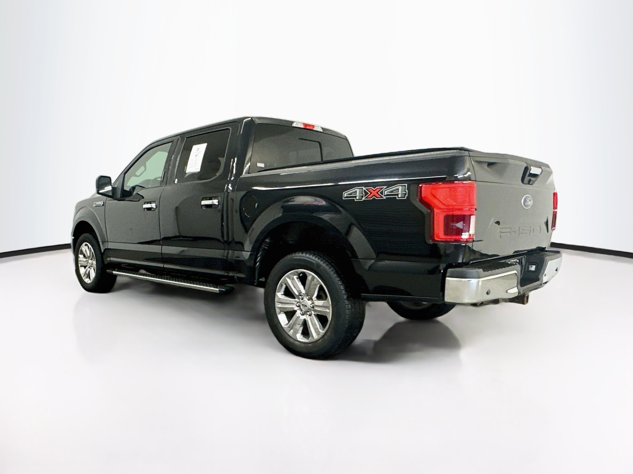 Used 2018 Ford F150 XLT w/ Equipment Group 302A Luxury AWD/4WD image 5