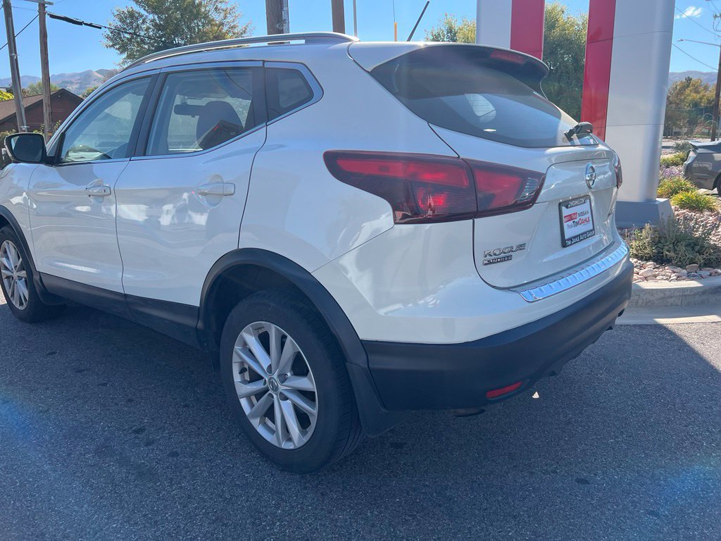 Used 2017 Nissan Rogue Sport SV w/ SV Premium Package AWD/4WD image 9