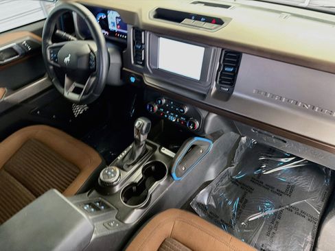 Used 2022 Ford Bronco Outer Banks AWD/4WD image 12