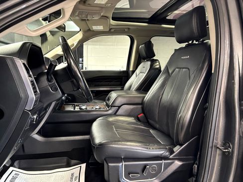 Used 2019 Ford Expedition Platinum image 30