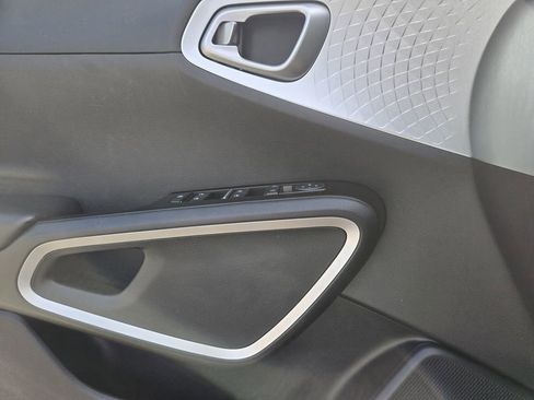 Used 2020 Kia Soul LX FWD image 25
