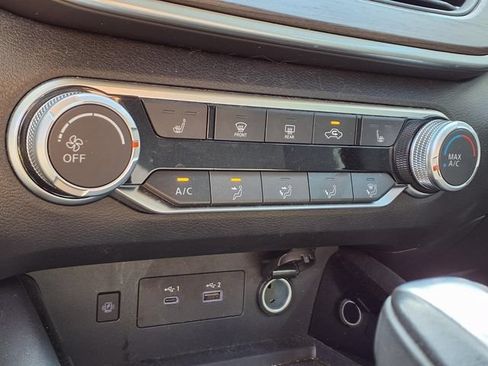 Used 2023 Nissan Altima 2.5 SV w/ SV Premium Package FWD image 7