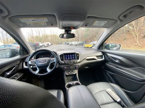Used 2024 GMC Terrain SLT image 20