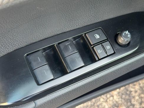 Used 2026 Toyota Camry SE FWD image 22