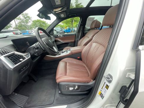 Used 2025 BMW X5 xDrive50e AWD/4WD image 25