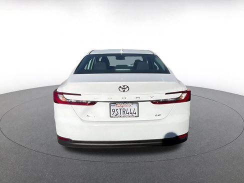 Used 2025 Toyota Camry LE image 12