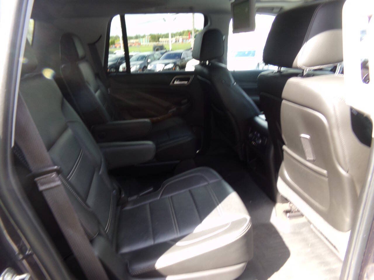 Used 2015 GMC Yukon Denali w/ Touring Package AWD/4WD image 24