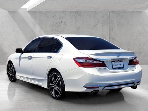 Used 2017 Honda Accord Sport image 6