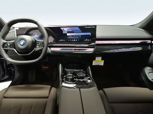 New 2026 BMW i5 eDrive40 image 12