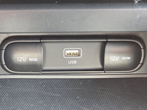 Used 2025 Kia Soul LX w/ LX Technology Package FWD image 4