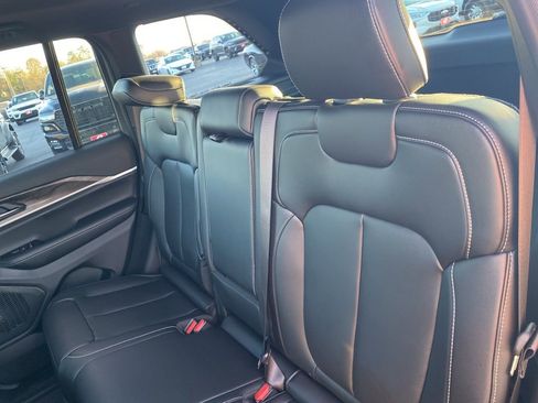 New 2025 Jeep Grand Cherokee Limited image 37