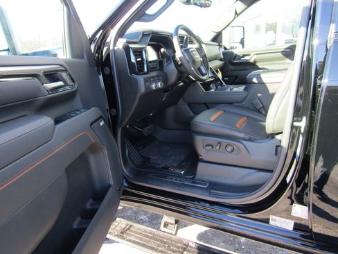 New 2026 GMC Sierra 2500 AT4 w/ AT4 Premium Plus Package image 4