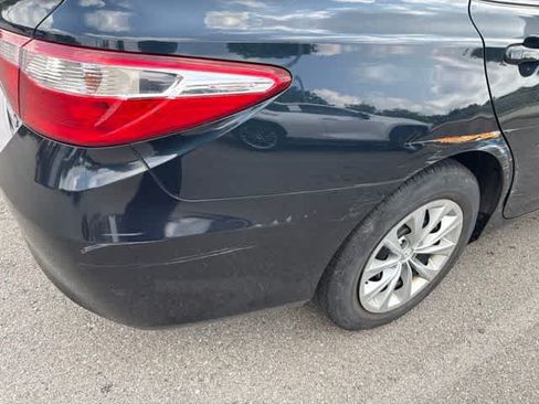 Used 2017 Toyota Camry LE FWD image 9