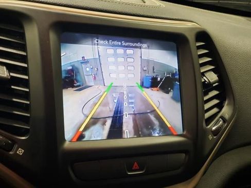 Used 2014 Jeep Cherokee Latitude w/ Comfort/Convenience Group image 28