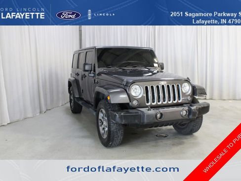 Used 2018 Jeep Wrangler Unlimited Sahara w/ Dual Top Group AWD/4WD image 1